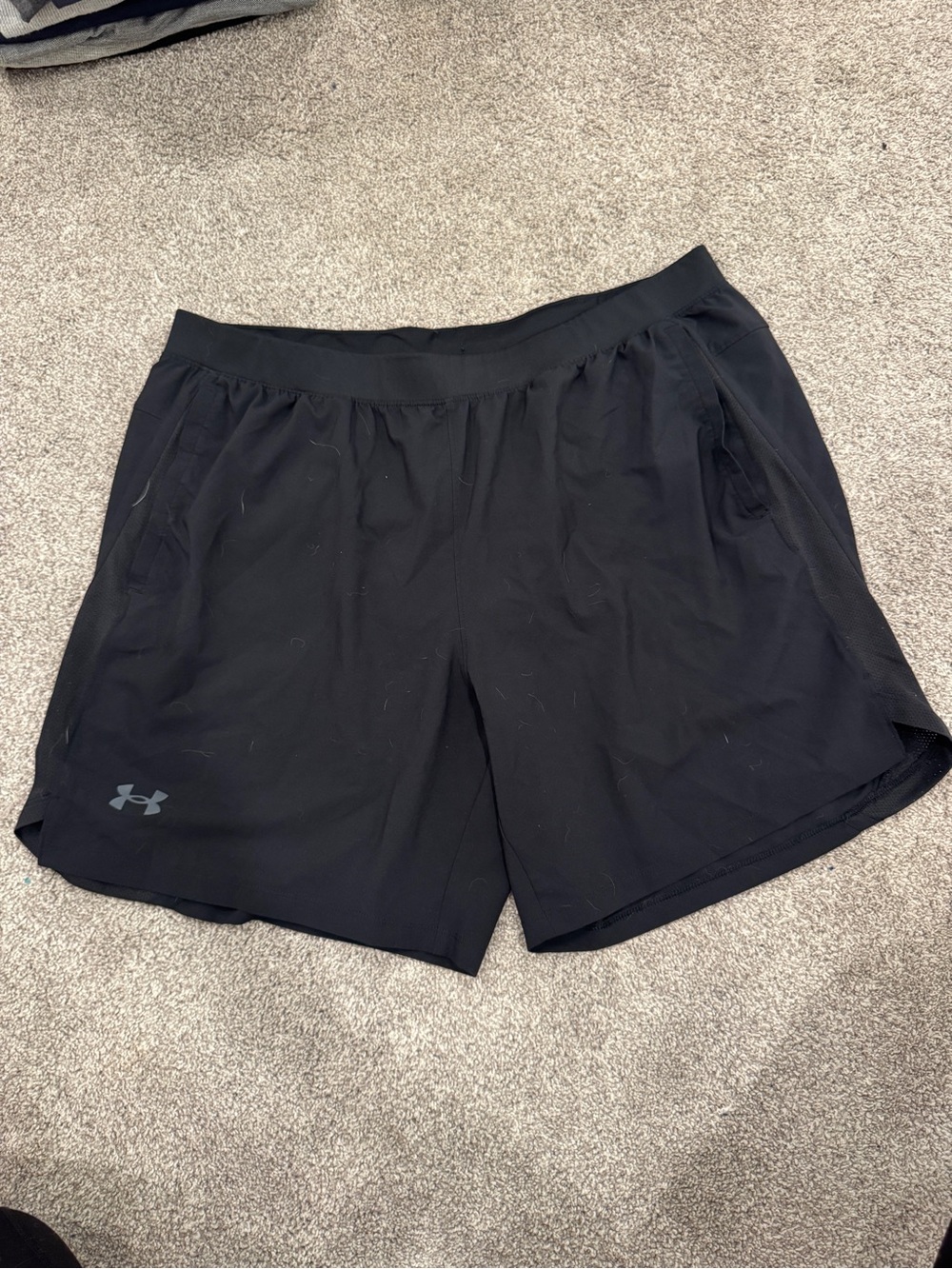 Under Armour Black Athletic Shorts | XXL | HeatGear | Side Pockets